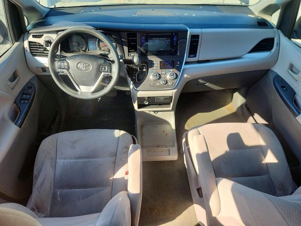 2015 TOYOTA SIENNA