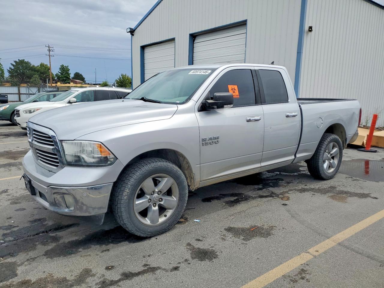 2015 RAM 1500 SLT QUAD CAB 4X4