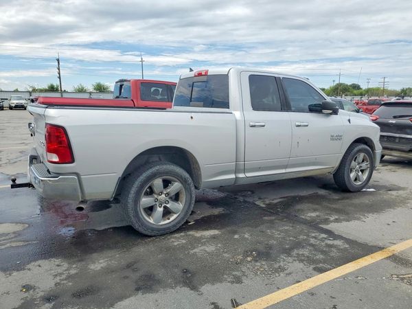 2015 RAM 1500 SLT QUAD CAB 4X4