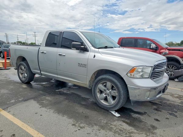 2015 RAM 1500 SLT QUAD CAB 4X4