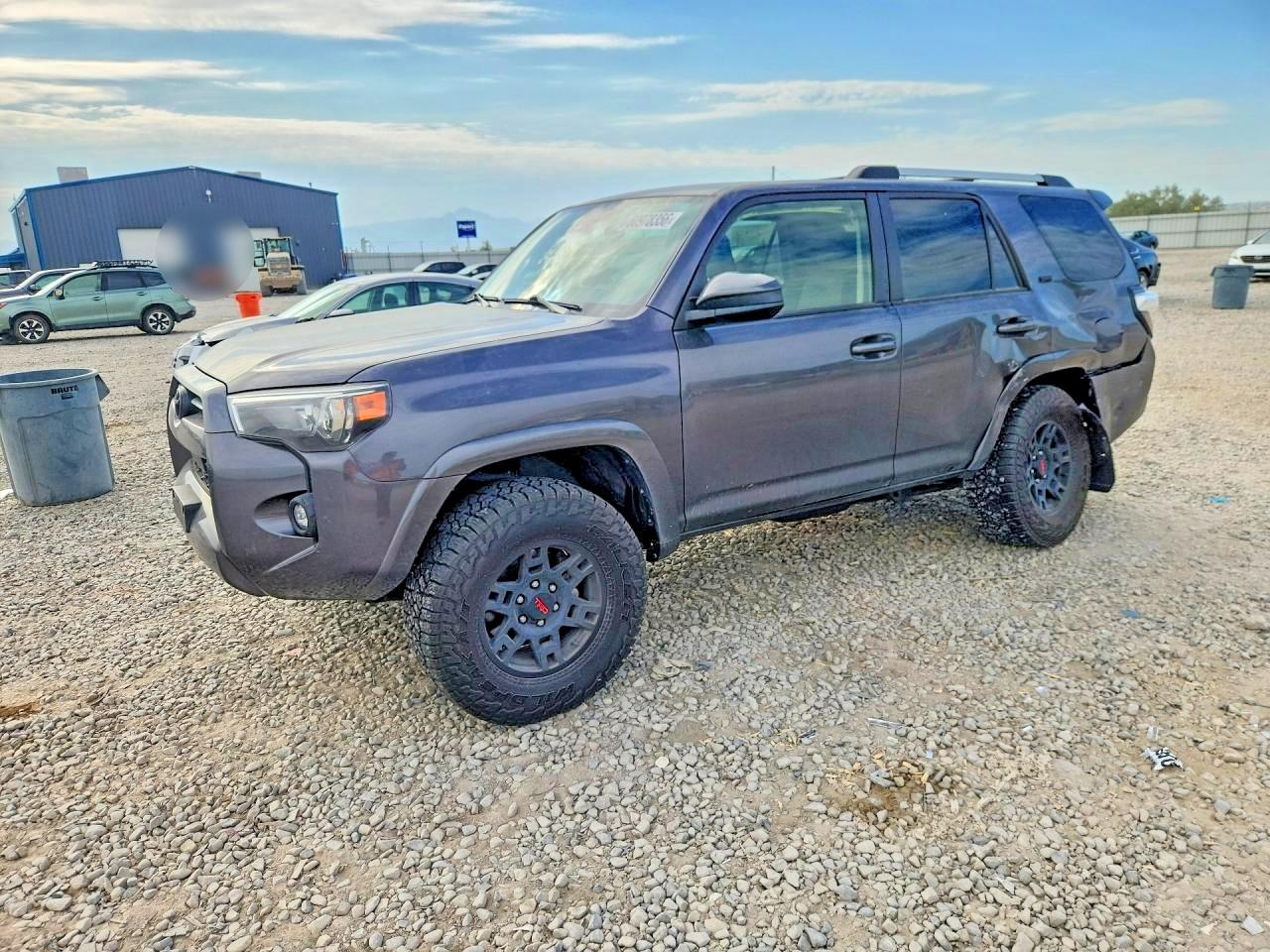 2022 TOYOTA 4RUNNER SR5