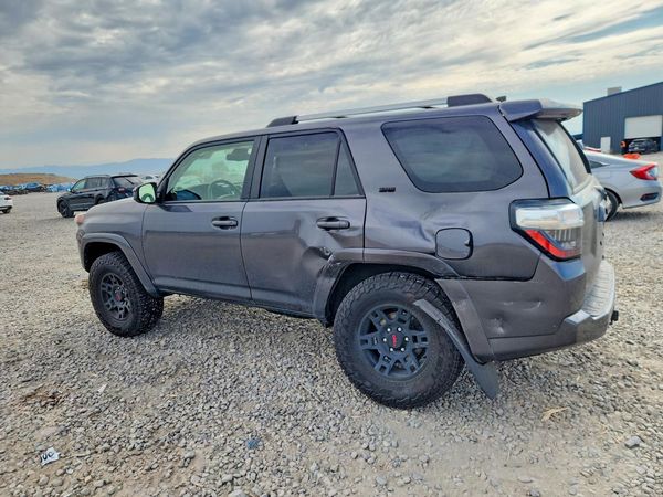 2022 TOYOTA 4RUNNER SR5