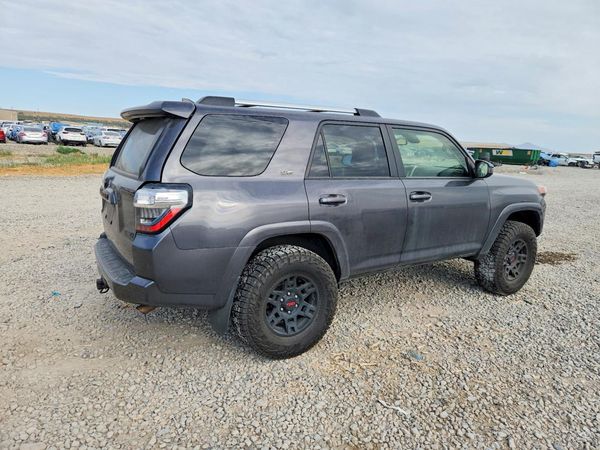 2022 TOYOTA 4RUNNER SR5