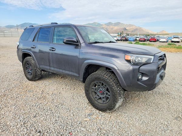 2022 TOYOTA 4RUNNER SR5