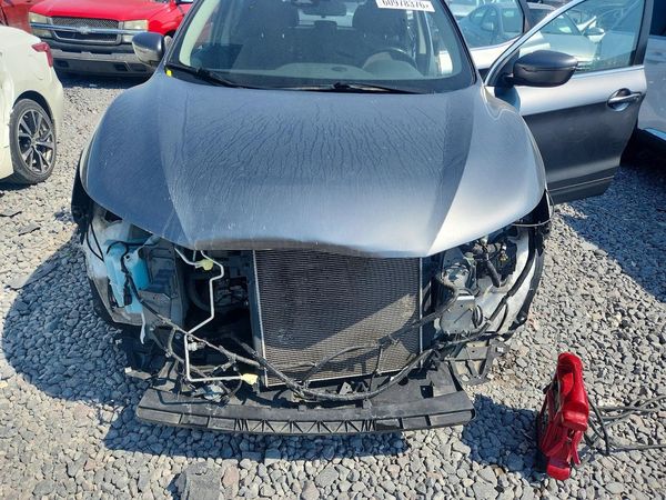 2021 NISSAN ROGUE SPORT SL — Engine bay