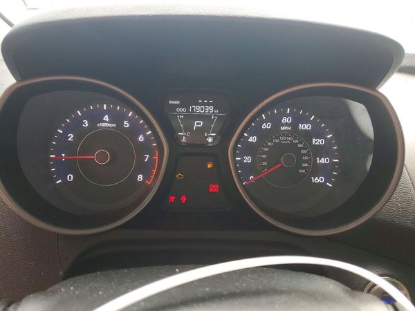 2012 HYUNDAI ELANTRA