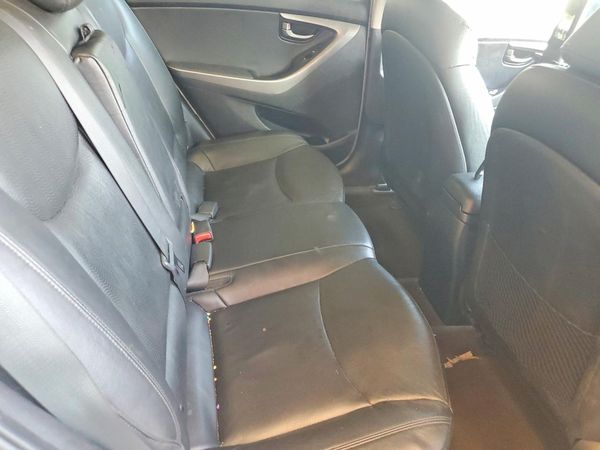 2012 HYUNDAI ELANTRA