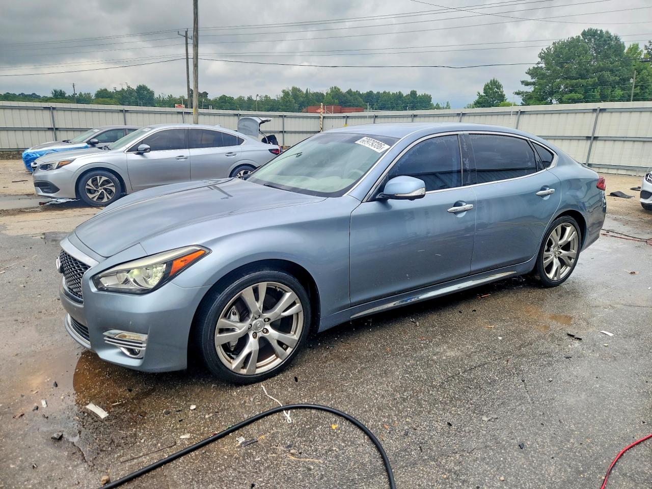 2017 INFINITI Q70L