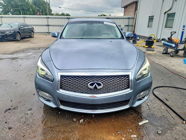 2017 INFINITI Q70L