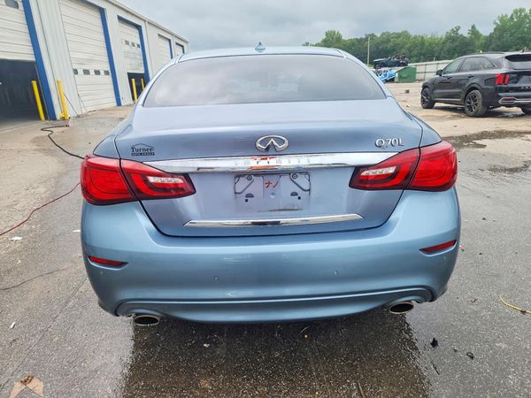 2017 INFINITI Q70L