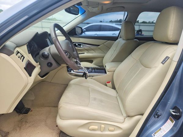2017 INFINITI Q70L