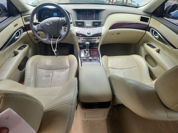 2017 INFINITI Q70L