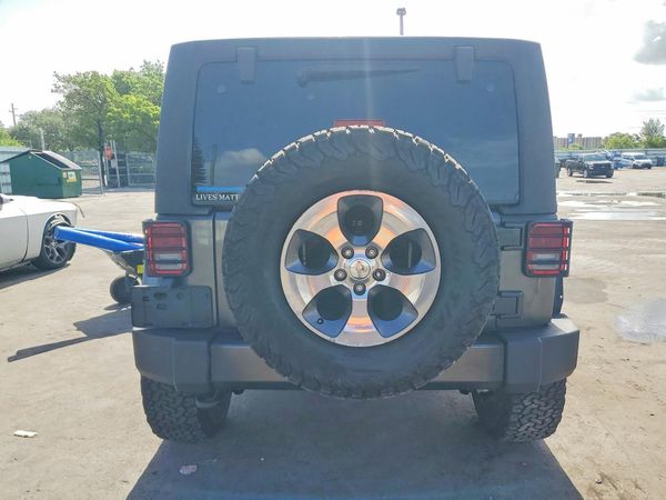2016 JEEP WRANGLER UNLIMITED SAHARA 4X4