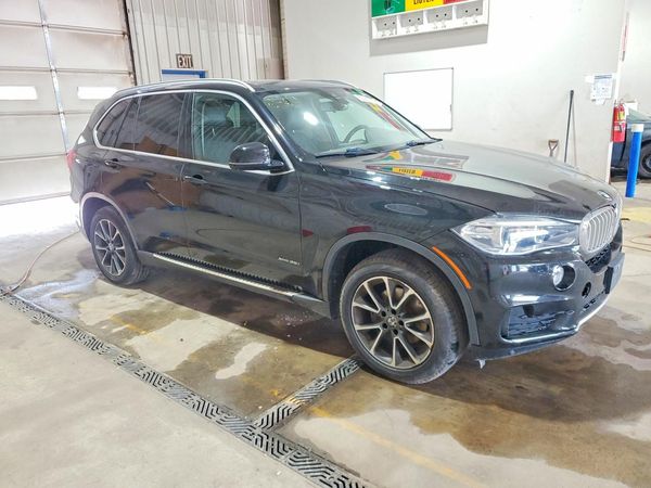 2016 BMW X5 xDrive35i — Passenger 3/4