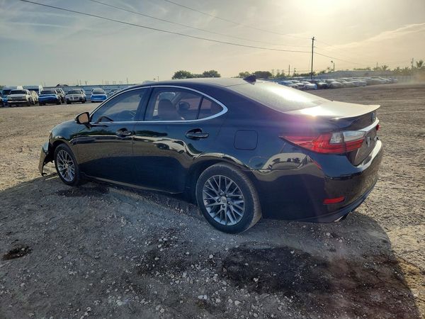 2018 LEXUS ES