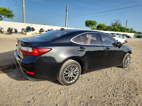 2018 LEXUS ES
