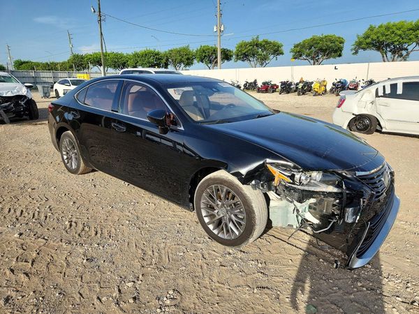 2018 LEXUS ES