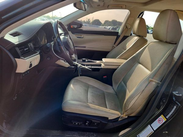 2018 LEXUS ES