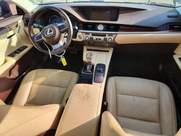 2018 LEXUS ES