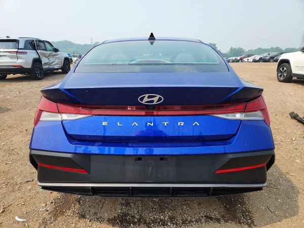 2024 HYUNDAI ELANTRA SEL w/ Convenience Pkg