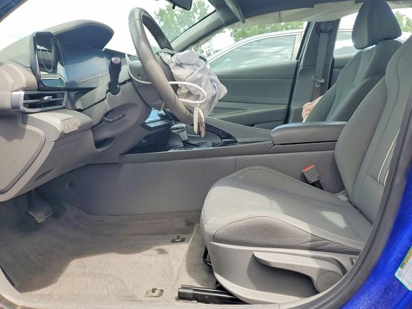 2024 HYUNDAI ELANTRA SEL w/ Convenience Pkg