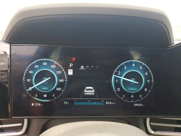 2024 HYUNDAI ELANTRA SEL w/ Convenience Pkg