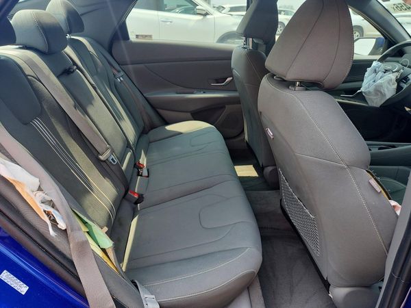 2024 HYUNDAI ELANTRA SEL w/ Convenience Pkg