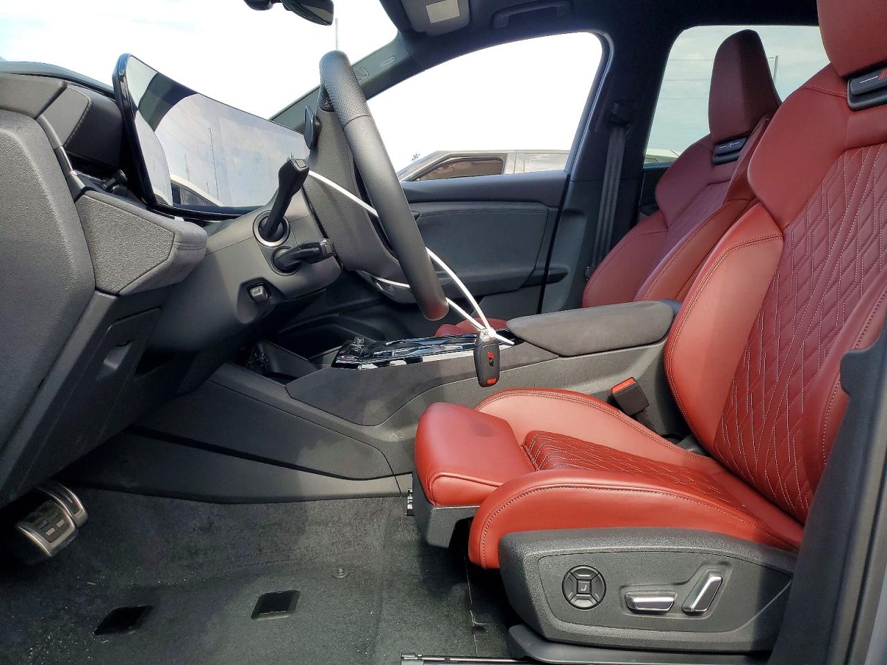 2025 AUDI SQ6 E-TRON