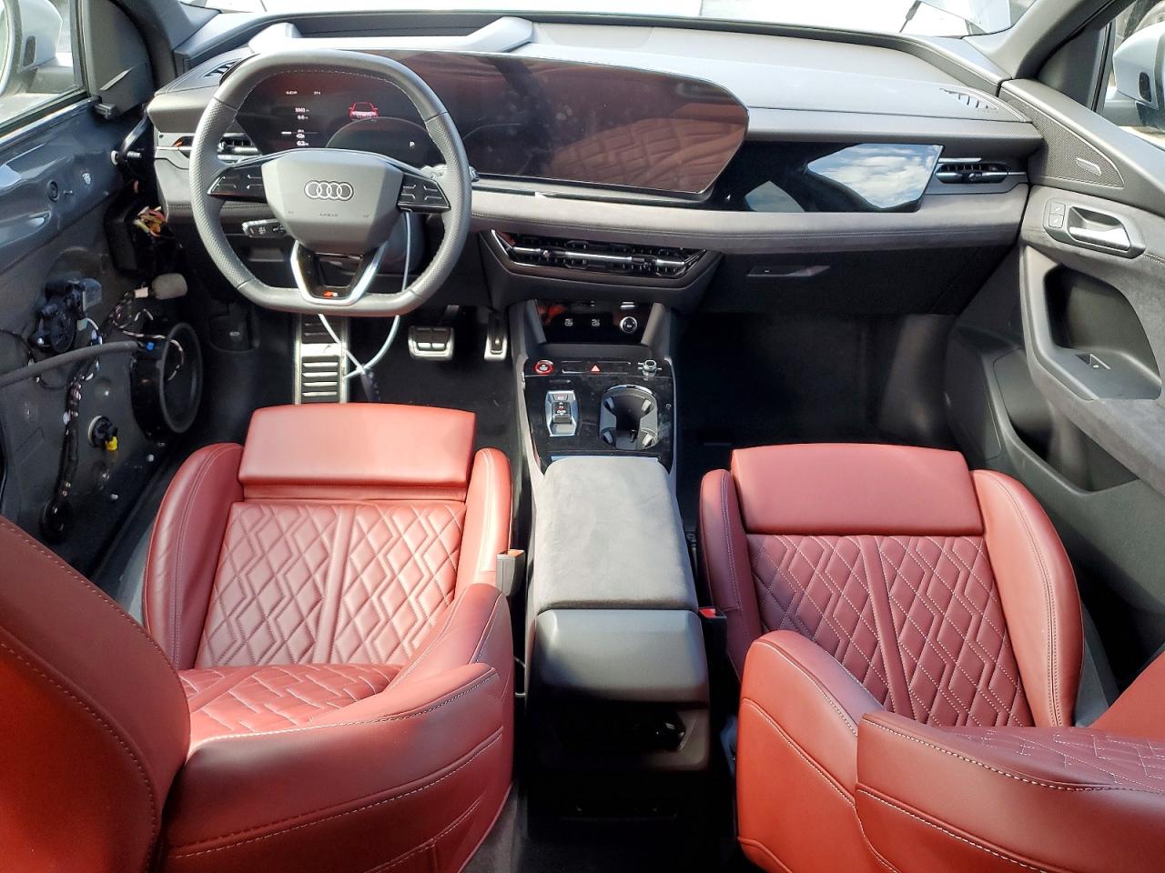 2025 AUDI SQ6 E-TRON