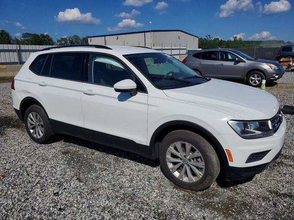 2018 VOLKSWAGEN TIGUAN S — Passenger 3/4