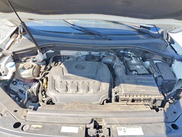 2018 VOLKSWAGEN TIGUAN S — Engine bay