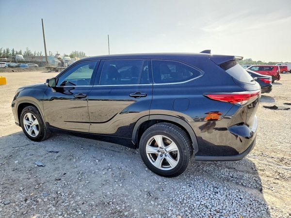 2021 TOYOTA HIGHLANDER LE
