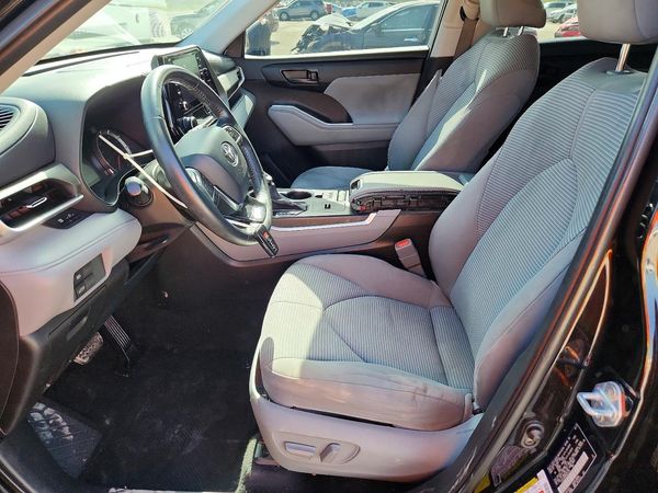 2021 TOYOTA HIGHLANDER LE