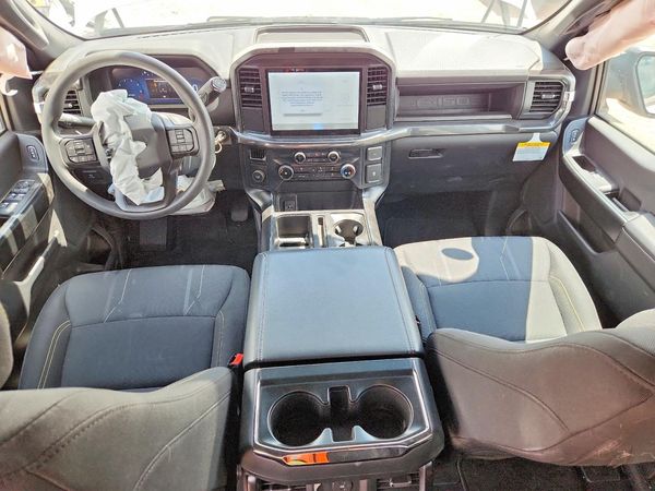 2025 FORD F150 STX