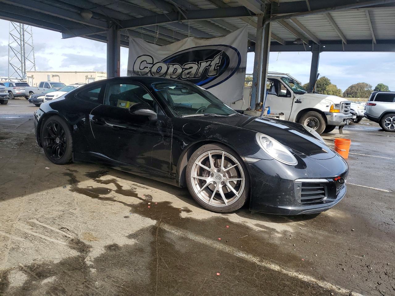 2017 PORSCHE 911