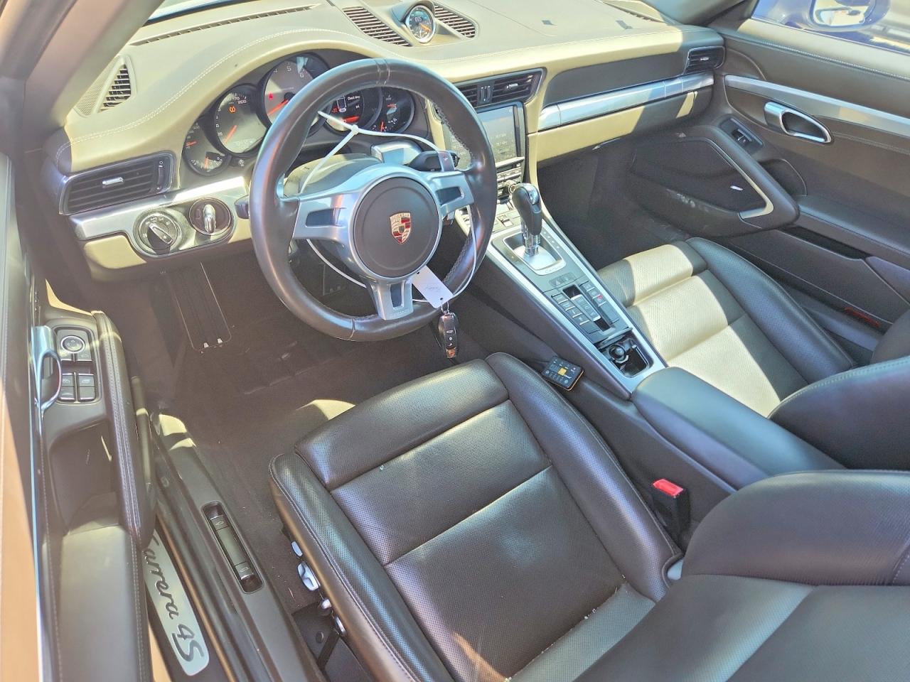 2015 PORSCHE 911