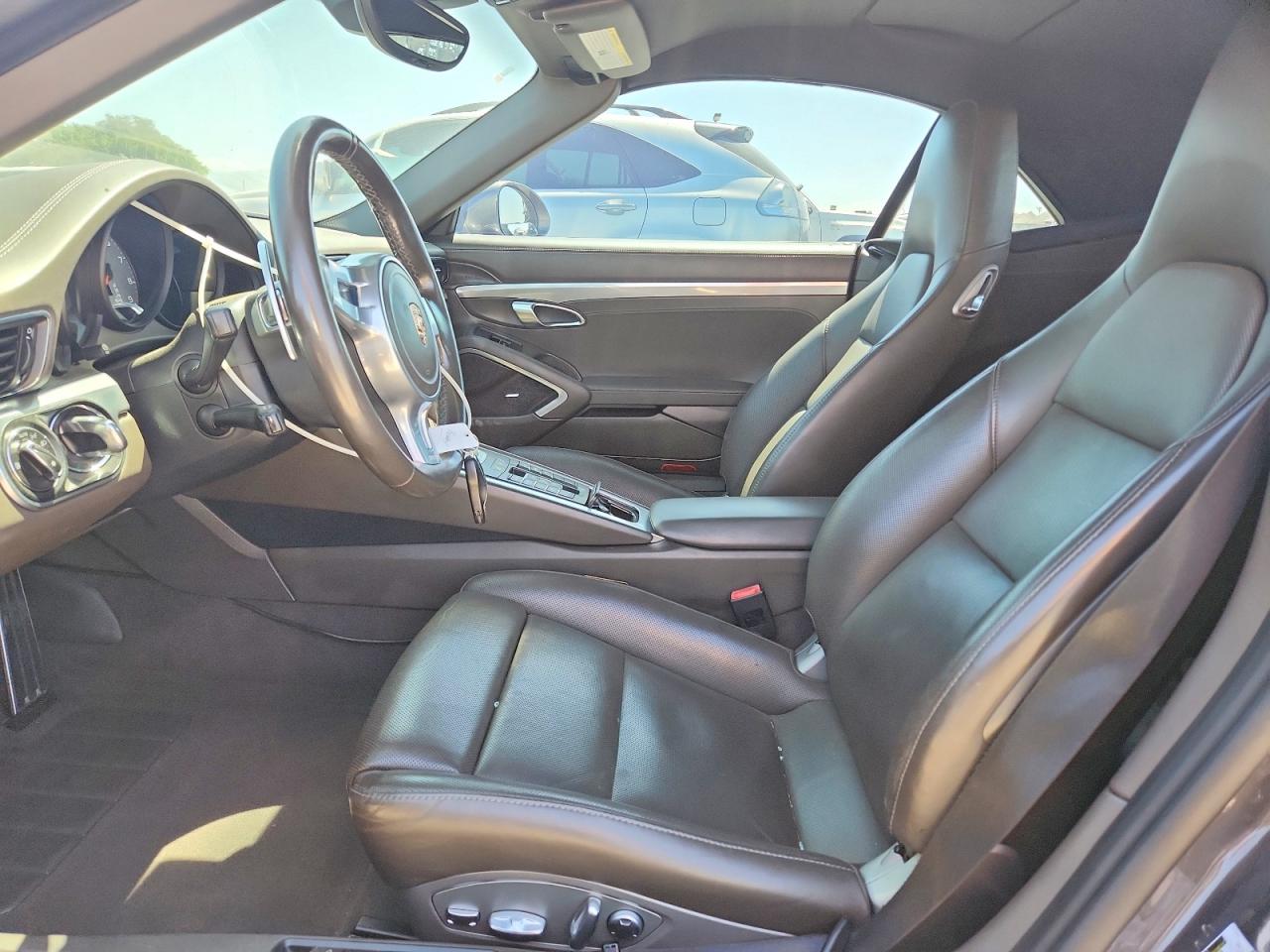 2015 PORSCHE 911