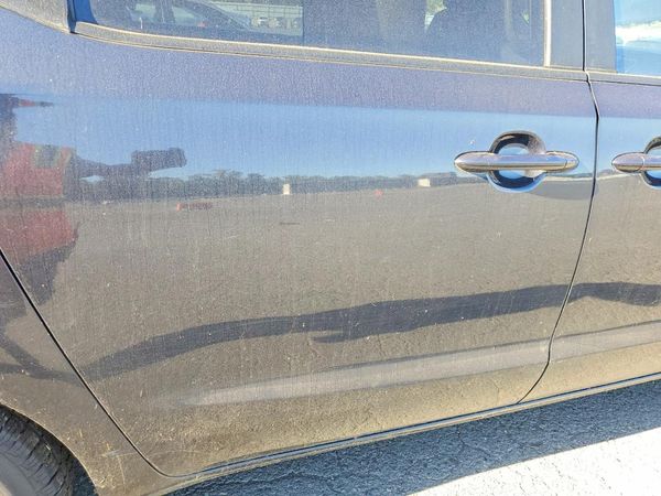 2015 KIA SEDONA GL - Middle-low