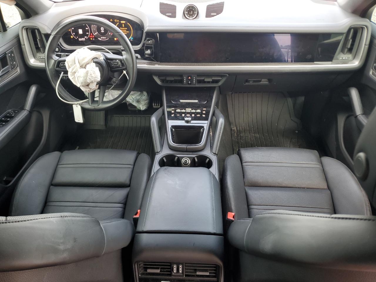 2024 PORSCHE CAYENNE S Coupe