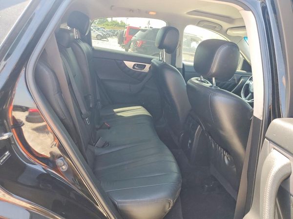 2012 INFINITI FX35