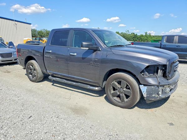 2017 RAM 1500 SLT