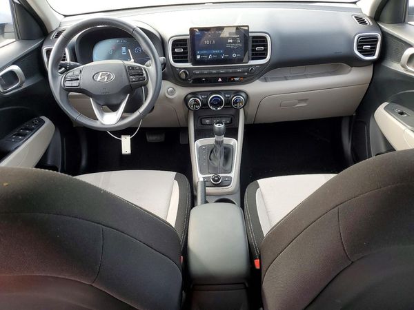 2026 HYUNDAI VENUE SEL, SEL w/ 2-Tone Roof