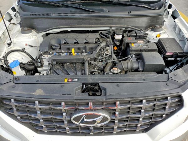 2026 HYUNDAI VENUE SEL, SEL w/ 2-Tone Roof