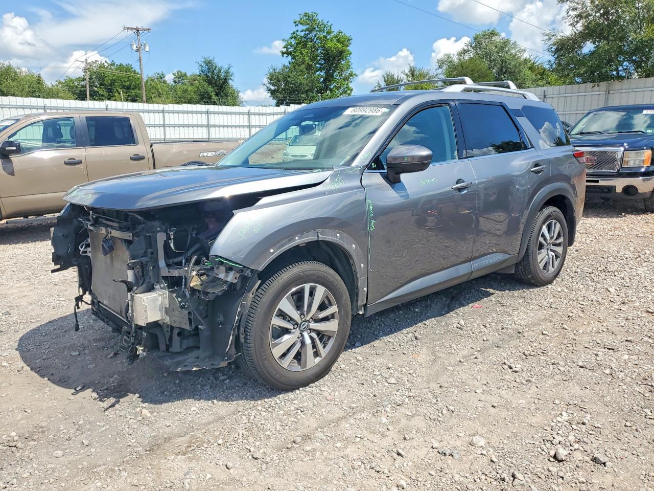 2022 NISSAN PATHFINDER SL