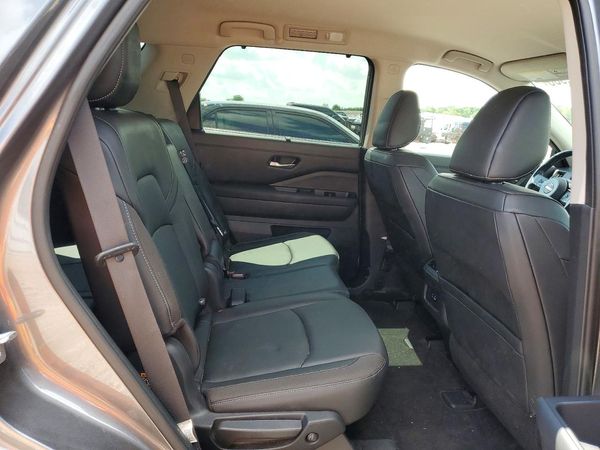 2022 NISSAN PATHFINDER SL
