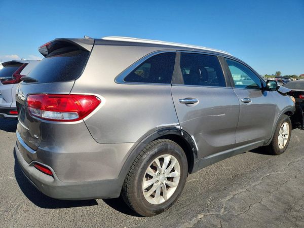 2017 KIA SORENTO L, LX