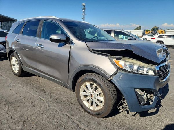 2017 KIA SORENTO L, LX
