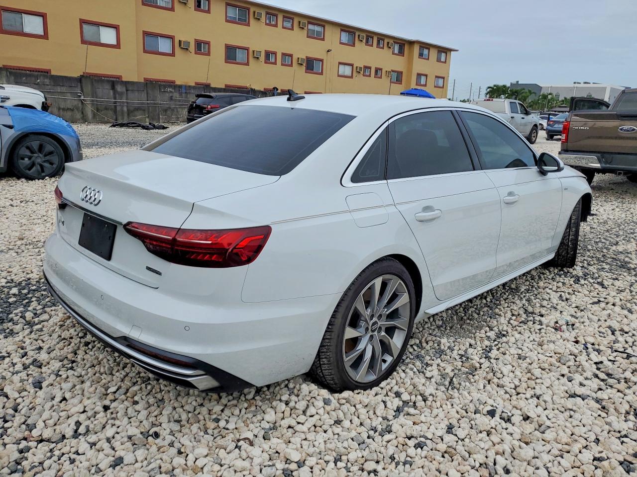 2021 AUDI A4 quattro Premium Plus
