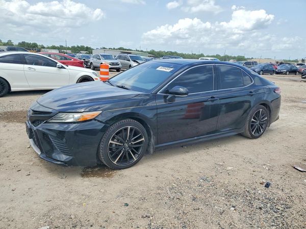 2019 TOYOTA CAMRY XSE