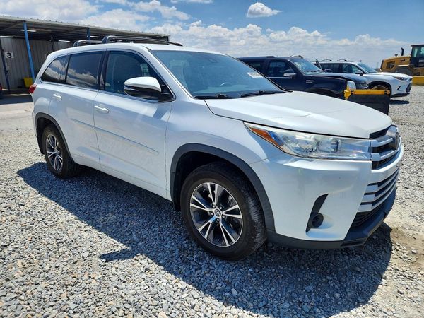 2017 TOYOTA HIGHLANDER LE/LE Plus